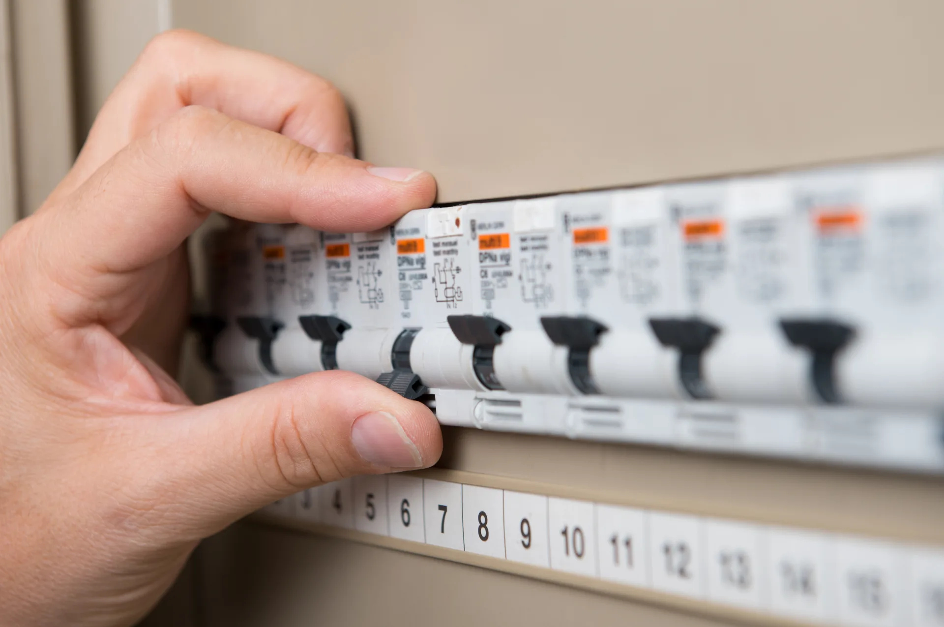Electrician Mayfield, licensed electricians serving Mayfield
